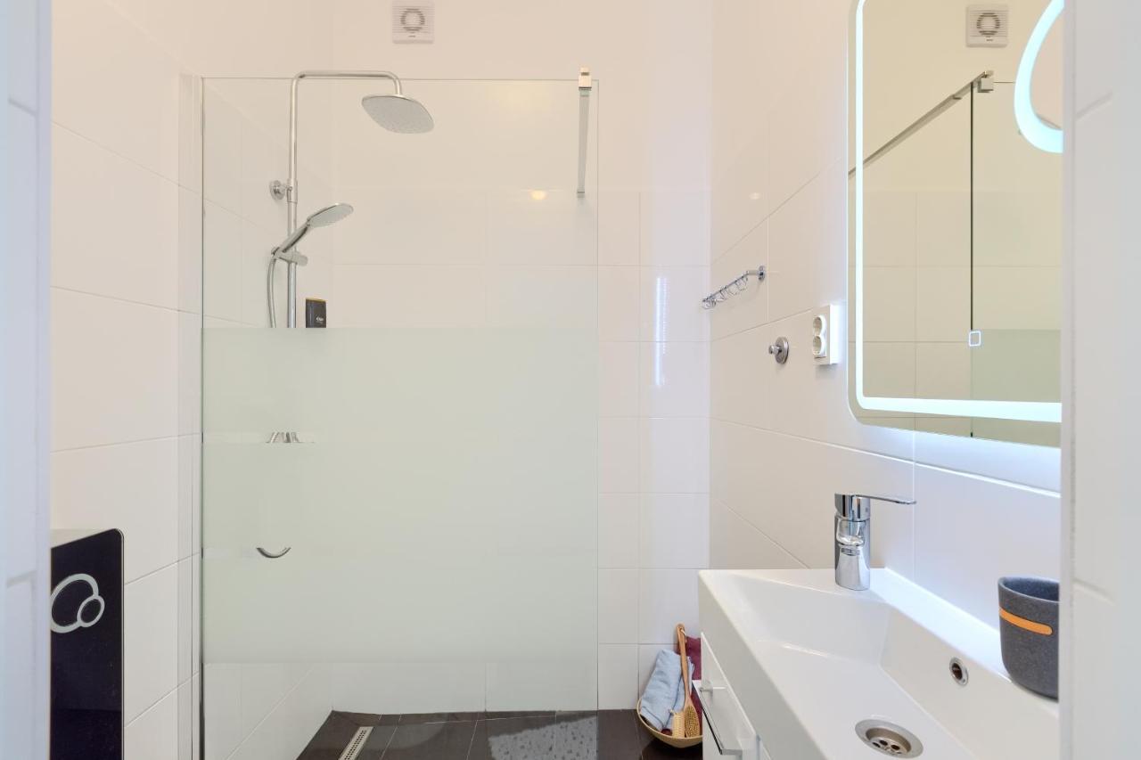 Large In Centre Pula! Apartma *